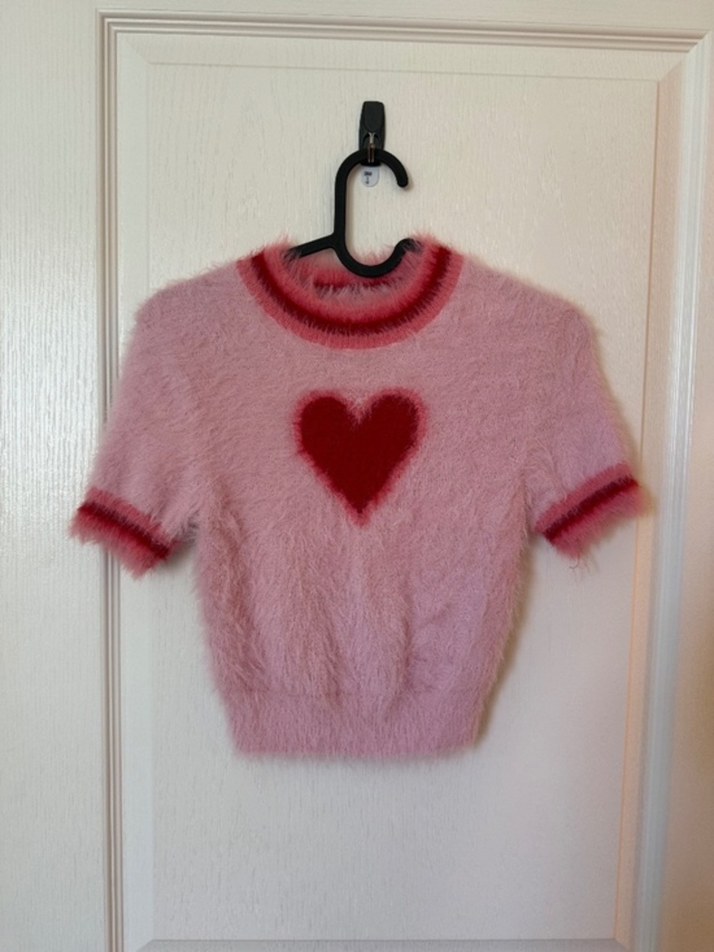 Kimchi Blue Urban Outfitters Fuzzy Heart Sweater Pink Red Crop Top XS